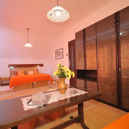 Vila Helena بيت ضيافة